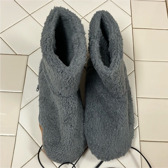 3/$15 ❤️ 2/3 Heated booties boots shoes slippers usb cord size 11 - Picture 1 of 7